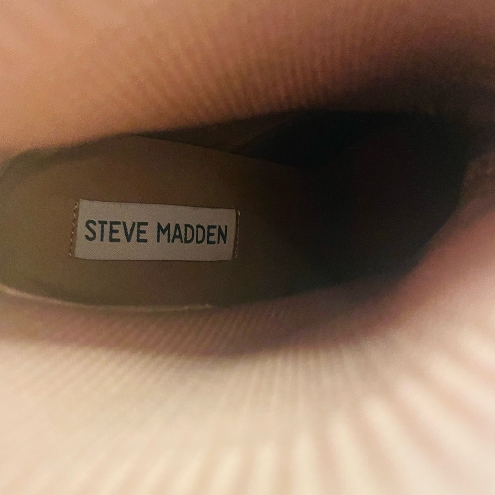 Steve Madden Nude Suede Ankle Boots, Pull on Sock Style. Size 8.5. Brand new. - Picture 7 of 7